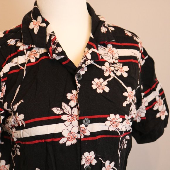 🌴3 for $20🌴 Tropical Patterned Collared Shirt - Picture 4 of 9